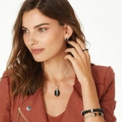 Neptune's Rings Oval Black Agate Reversible Short Necklace -Jewelry Charm Deals Store neptune s rings oval black agate reversible short necklace black 3 63baed9d ce9f 4670 936b 554e30b2297a